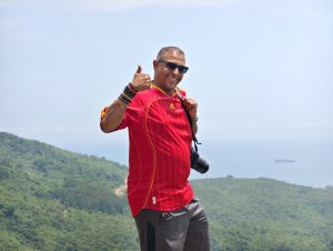 Legendary Hai Van Pass ocean view - Da Nang to Hue private car